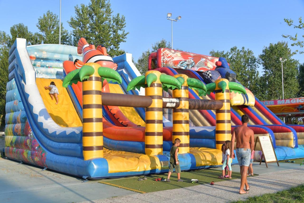 Isamar Holiday Village Ca Lino Екстер'єр фото Inflatable slide