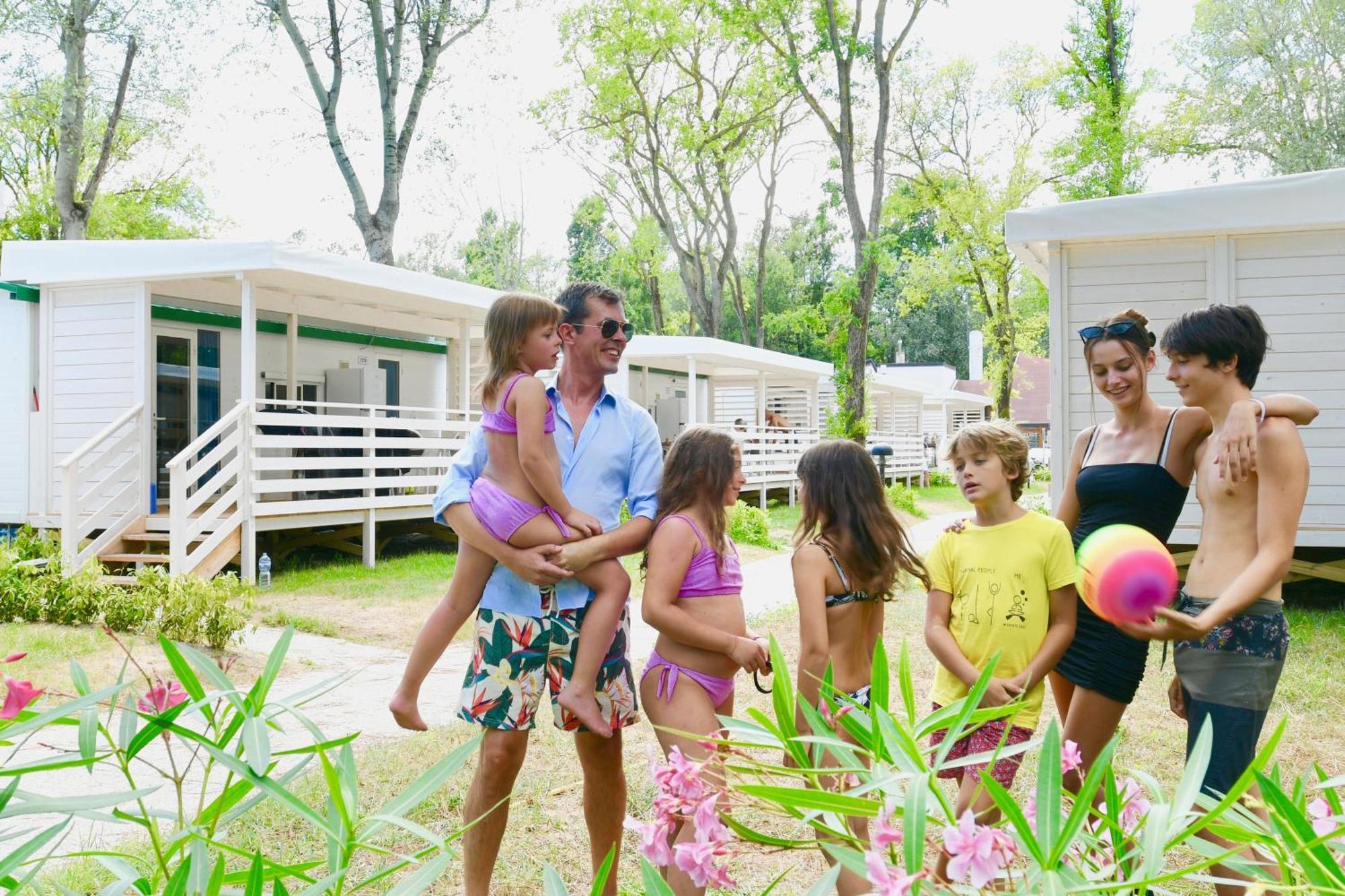 Isamar Holiday Village Ca Lino Екстер'єр фото Families at a campsite