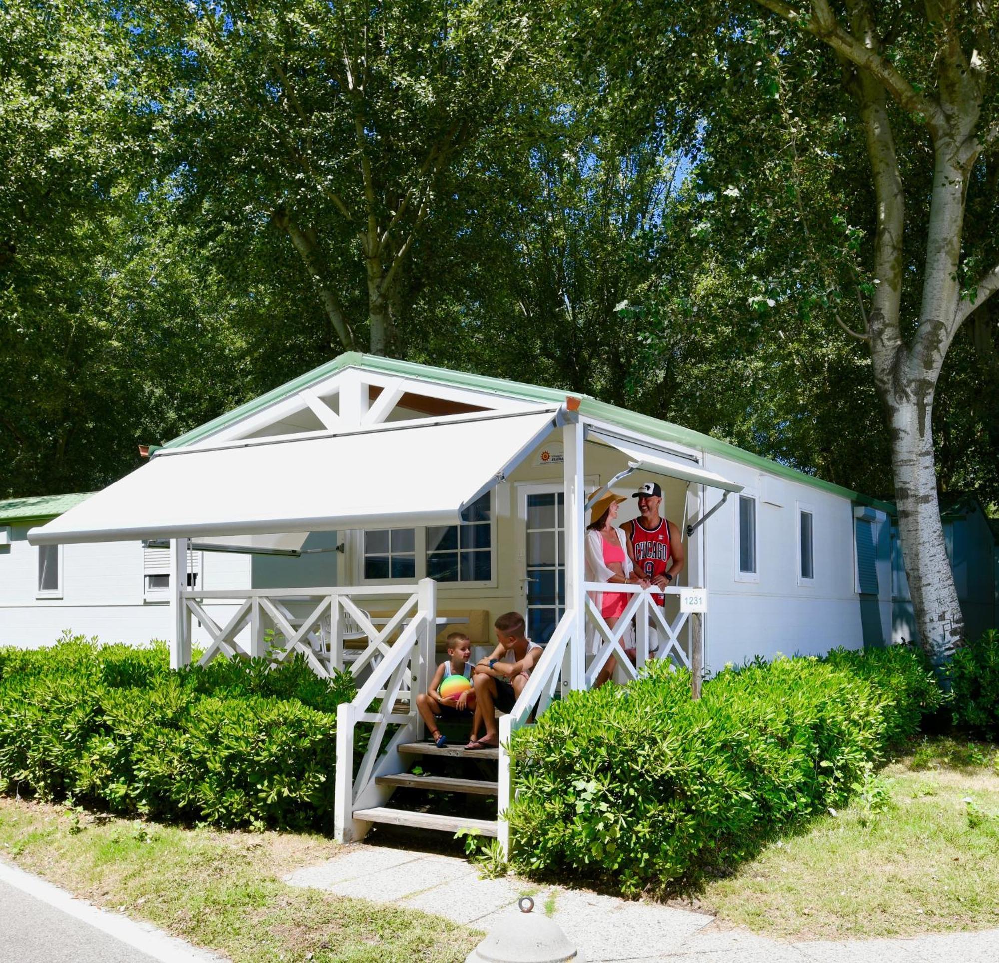 Isamar Holiday Village Ca Lino Екстер'єр фото A mobile home in France